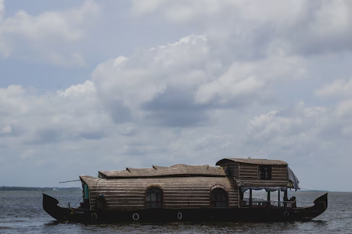 How Do Custom Timber Boat Houses Enhance Lakeside Living?